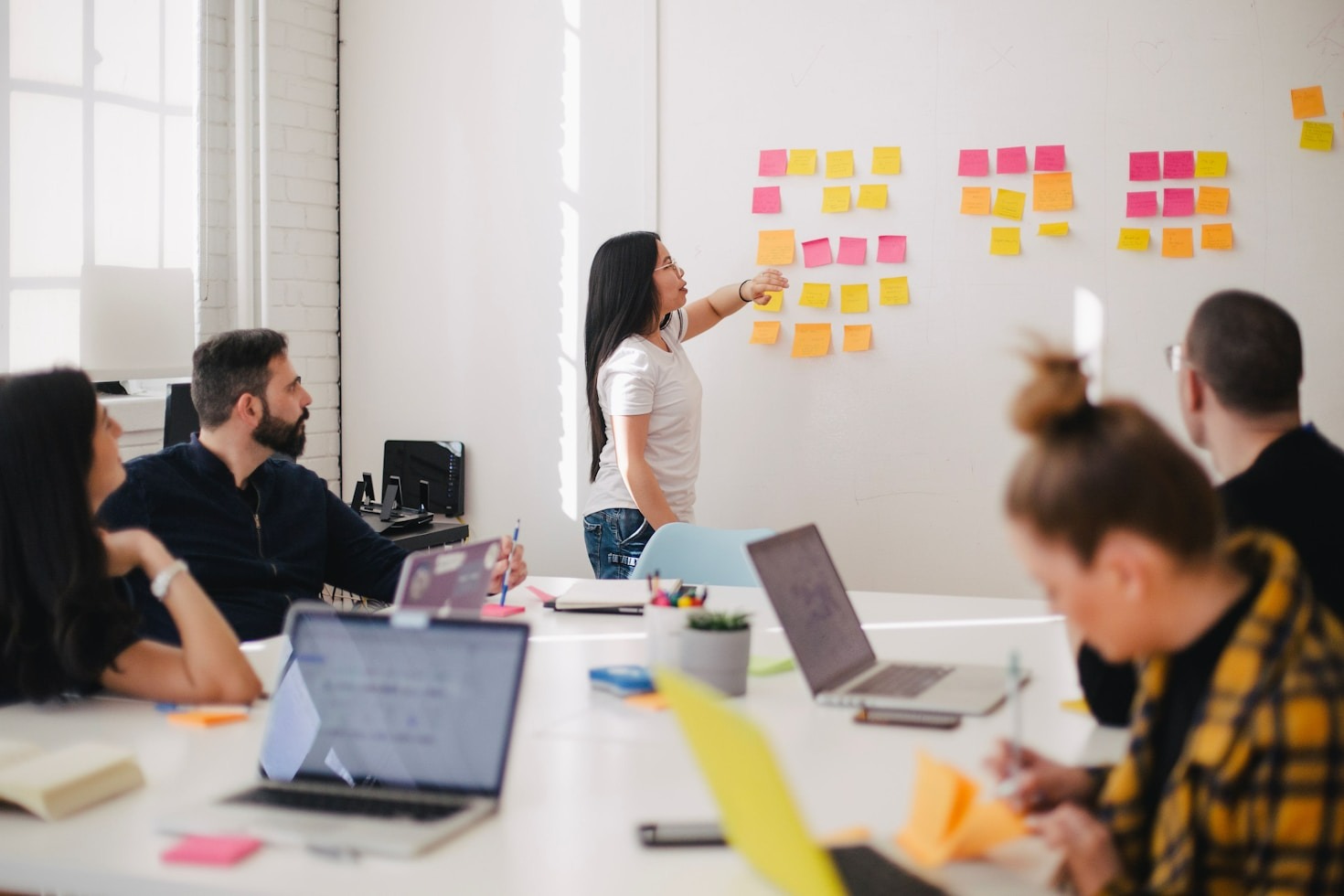 Dicas para escalar sua empresa com estratégias sólidas